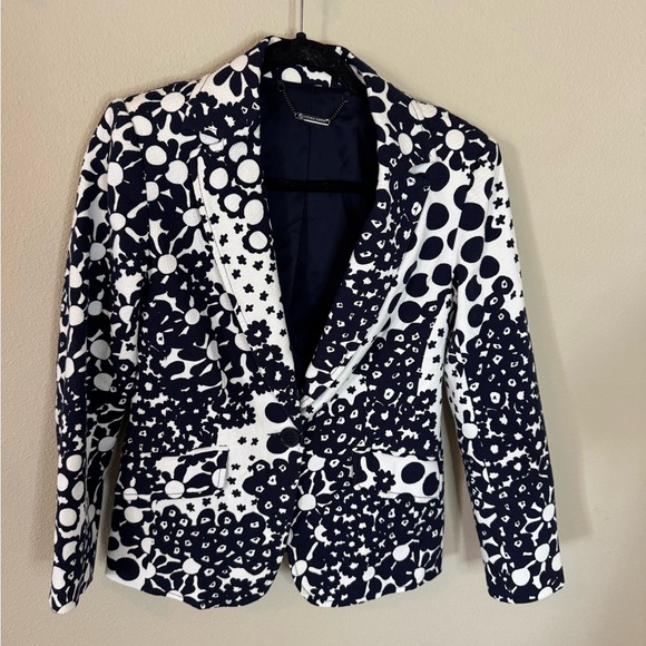 Trina Turk Jackets & Blazers - Trina Turk Navy White Floral Blazer Size 4 NWOT